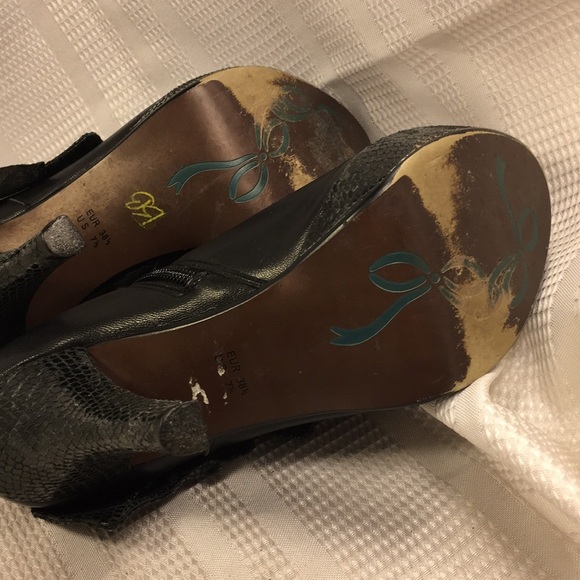 Poetic Licence London leather ankle boots w/bow - Picture 8 of 8